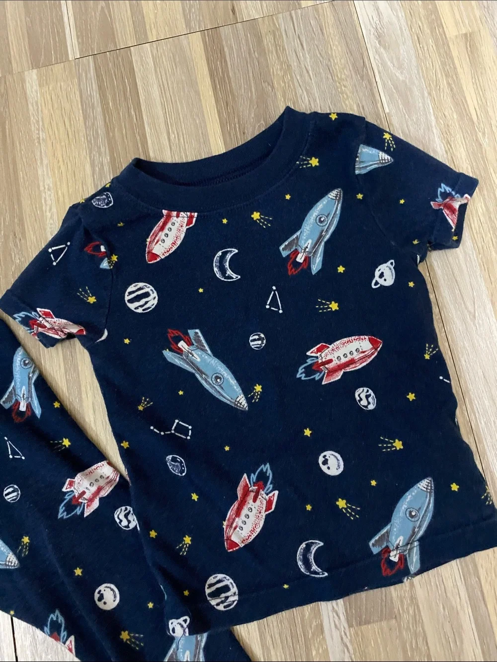 WONDER NATION Snug Fit pajama set size baby boy 18 months